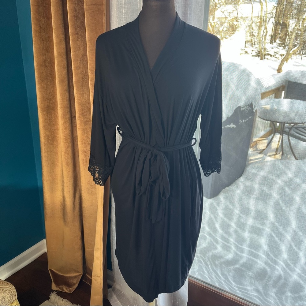 Love by Gap Maternity Modal & Spandex Black Robe w/ Lace Trimmed Sleeves Size XS